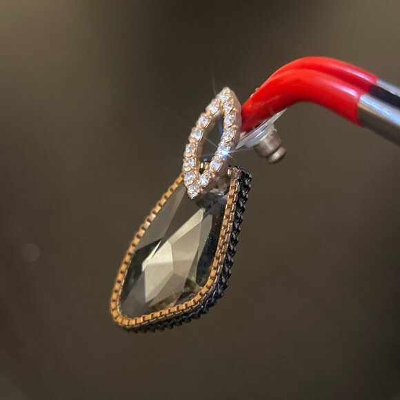 Large Black Stone Chain Crystals Earrings - Picture 3 of 6